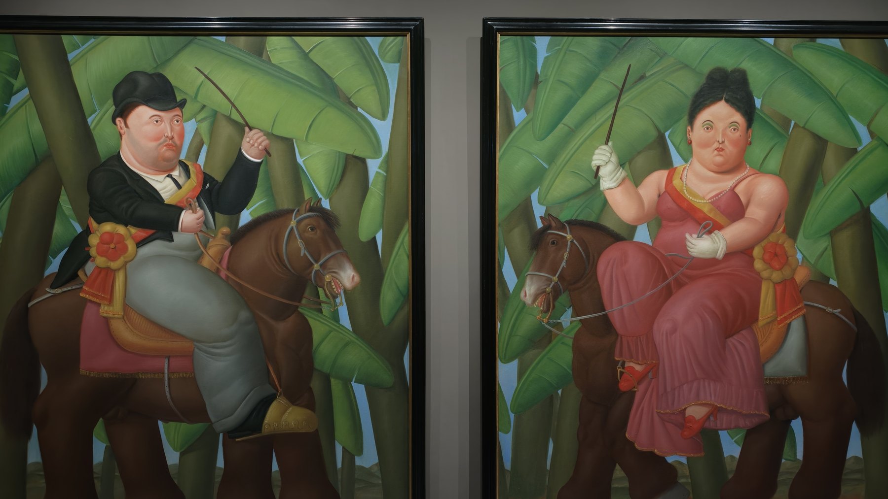 波特羅展場中並列的兩幅騎馬人物畫作